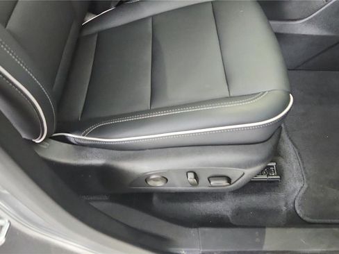 Used 2025 Buick Enclave Preferred image 22