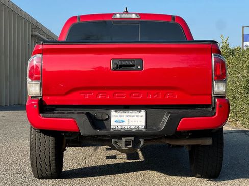 Used 2021 Toyota Tacoma TRD Off-Road image 8