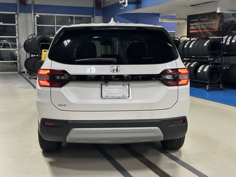 New 2025 Honda Pilot EX-L image 5