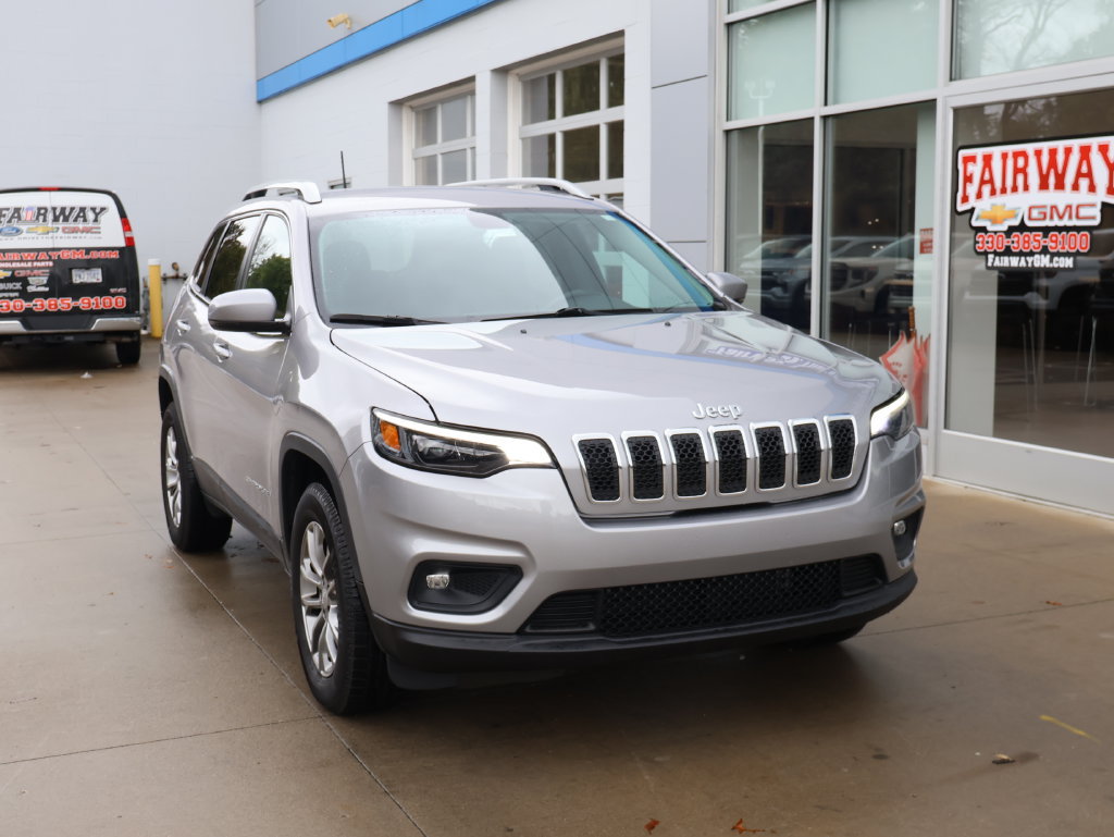 Used 2020 Jeep Cherokee Latitude Plus w/ Cold Weather Group AWD/4WD image 2