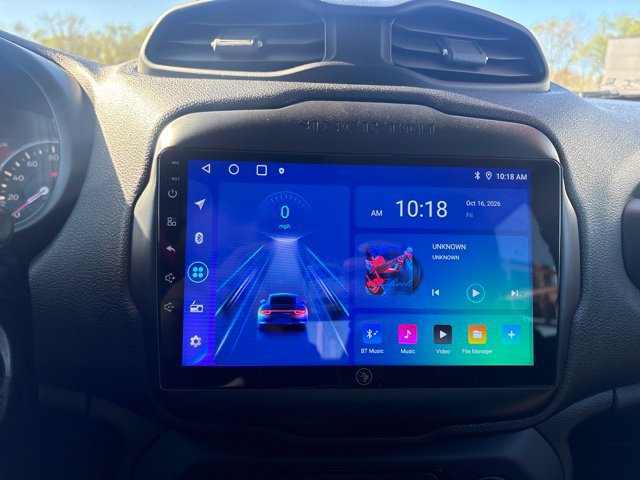 Used 2018 Jeep Renegade Trailhawk AWD/4WD image 18