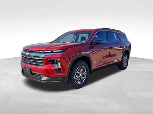 New 2026 Chevrolet Traverse LT w/ Driver Confidence Package image 2