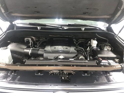 Used 2019 Toyota Tundra Limited w/ Limited Premium Package image 25
