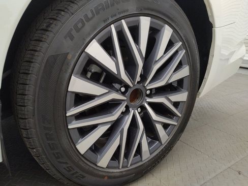 Used 2025 Nissan Altima 2.5 SV FWD image 31
