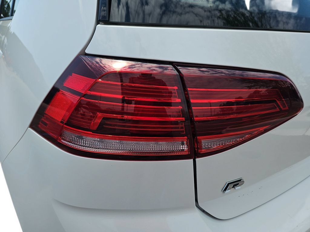 Used 2019 Volkswagen Golf R 4-Door AWD/4WD image 33