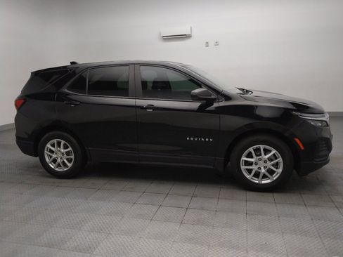 Used 2023 Chevrolet Equinox LS FWD image 11