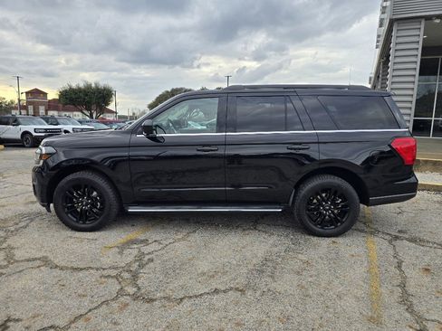 Used 2022 Ford Expedition XLT image 8