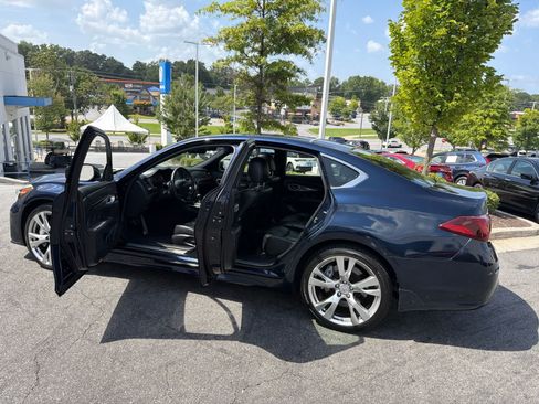 Used 2017 INFINITI Q70 3.7 w/ Sport Package RWD image 20