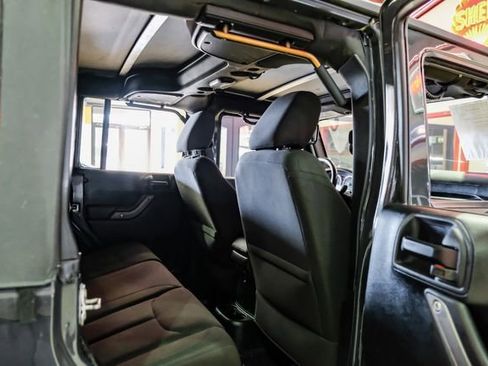 Used 2017 Jeep Wrangler Unlimited Sport image 33