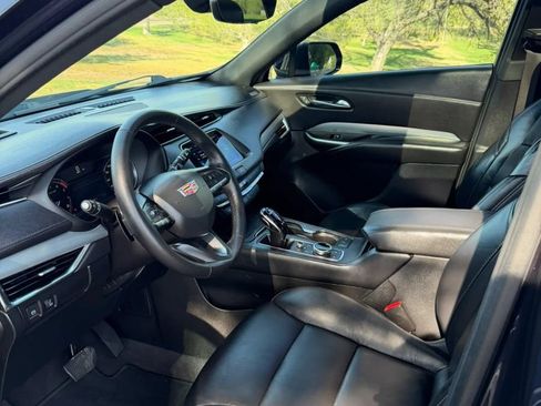 Used 2023 Cadillac XT4 Premium Luxury w/ Enhanced Visibility Package FWD image 10