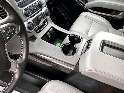 Used 2019 Chevrolet Suburban LT image 16