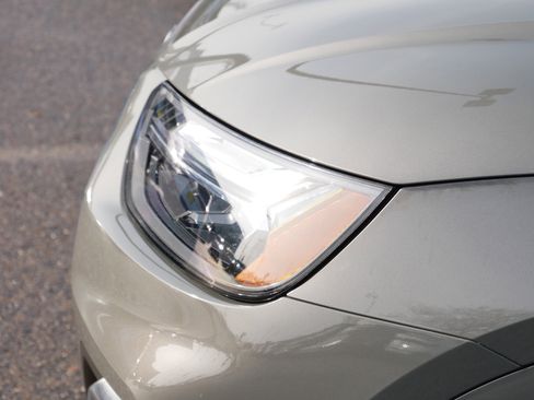 Used 2023 Audi Q5 e Premium w/ Convenience Package image 16