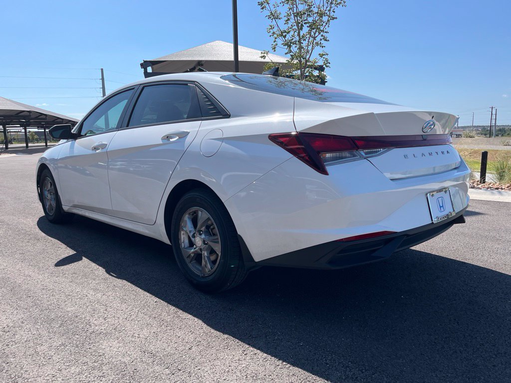 Used 2023 Hyundai Elantra SE FWD image 5