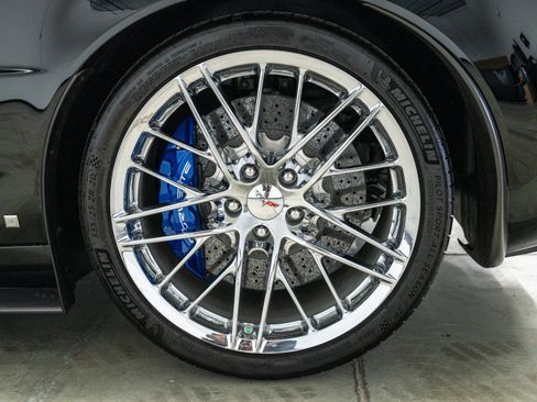 Used 2009 Chevrolet Corvette ZR1 w/ Preferred Equipment Group RWD image 10
