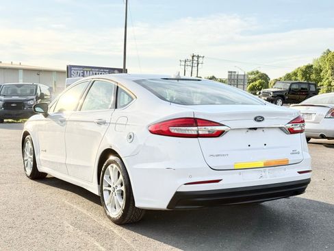 Used 2019 Ford Fusion SE image 10