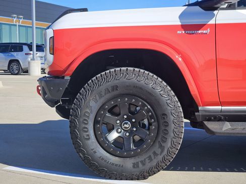 Used 2025 Ford Bronco Stroppe Edition image 11