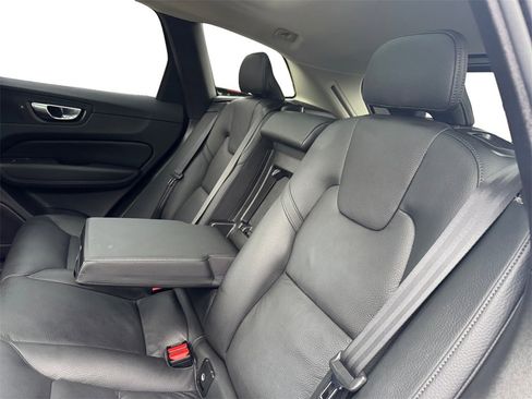 Certified 2025 Volvo XC60 B5 Plus image 22