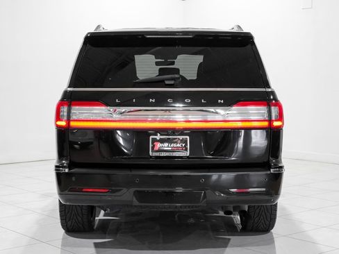Used 2021 Lincoln Navigator Reserve image 9