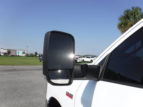 Used 2022 RAM 2500 Tradesman w/ Chrome Appearance Group AWD/4WD image 26