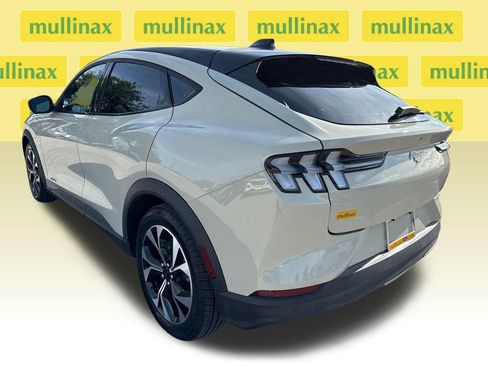Used 2025 Ford Mustang Mach-E Select w/ Comfort Package Lite AWD/4WD image 9