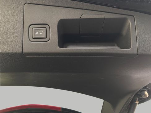 Certified 2025 Cadillac XT5 Premium Luxury image 15