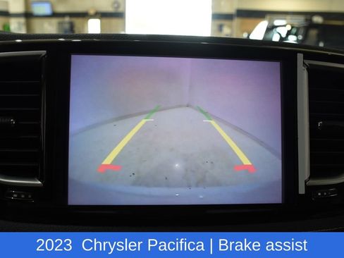 Used 2023 Chrysler Pacifica Limited FWD image 18