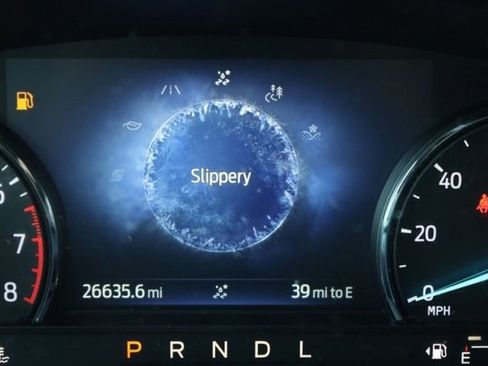 Used 2023 Ford Explorer XLT image 24