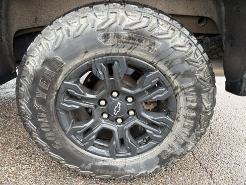 Used 2022 Chevrolet Silverado 1500 ZR2 w/ Technology Package AWD/4WD image 25