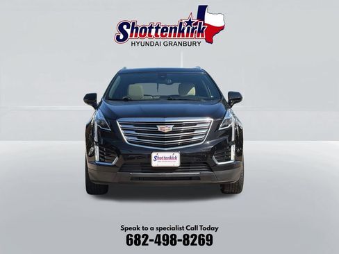 Used 2018 Cadillac XT5 Premium Luxury FWD image 2
