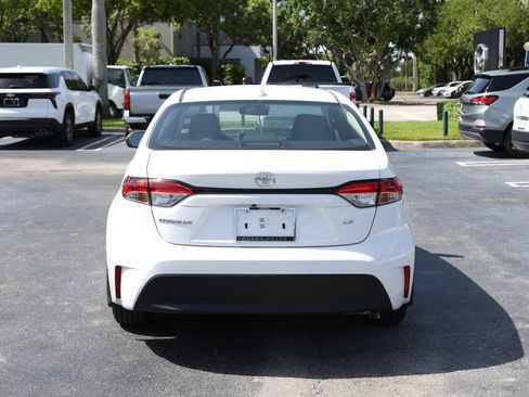 Used 2025 Toyota Corolla LE FWD image 6