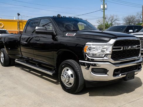 Used 2022 RAM 3500 Tradesman AWD/4WD image 10