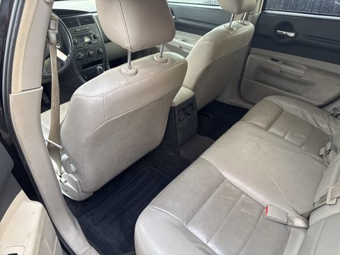 Used 2005 Dodge Magnum SE image 10