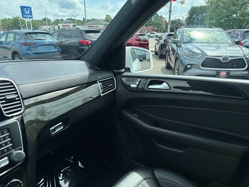 Used 2018 Mercedes-Benz GLS 450 4MATIC image 28