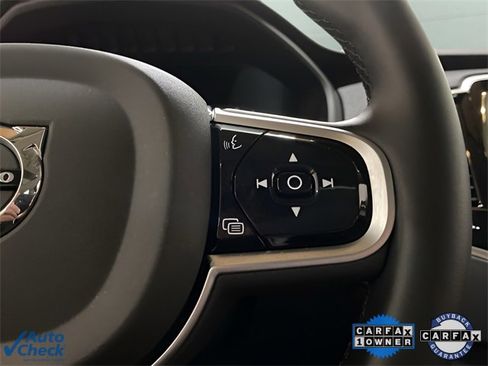 Used 2025 Volvo XC90 B6 Plus image 32