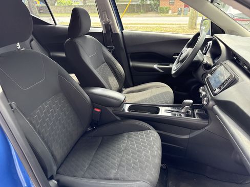 Used 2023 Nissan Kicks SV FWD image 7