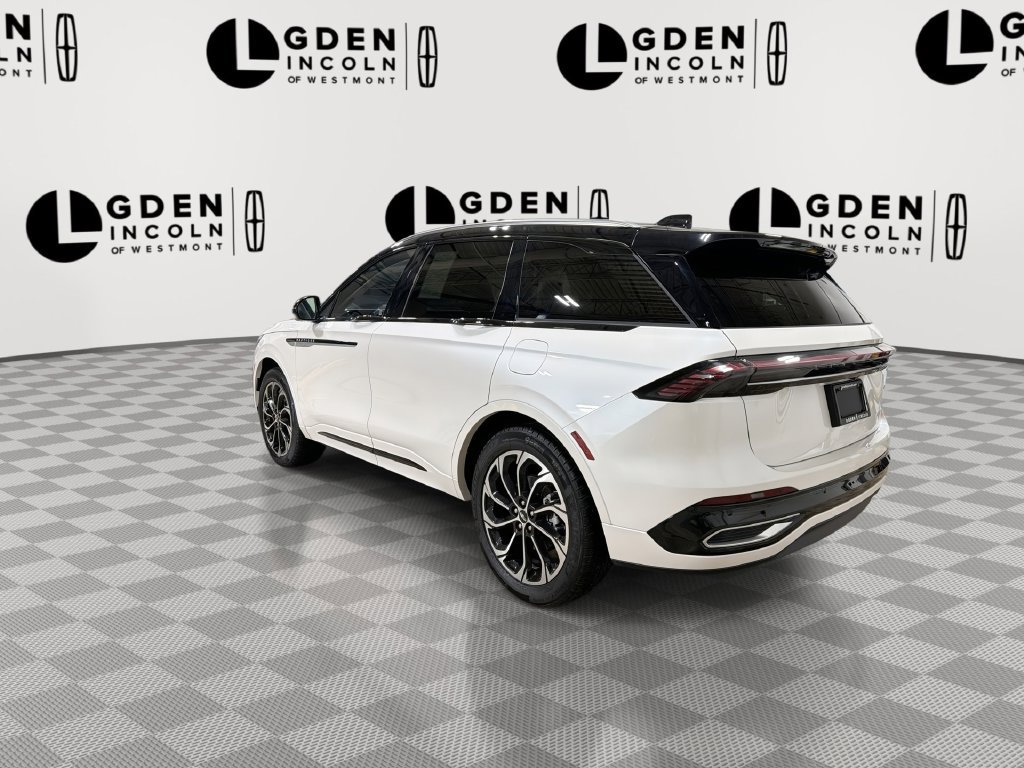 Used 2026 Lincoln Nautilus Reserve AWD/4WD image 6