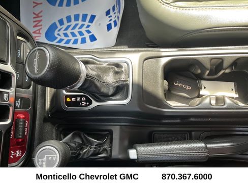 Used 2025 Jeep Gladiator Mojave w/ Steel Bumper Group image 19