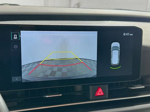 Used 2025 Kia Carnival FWD image 23