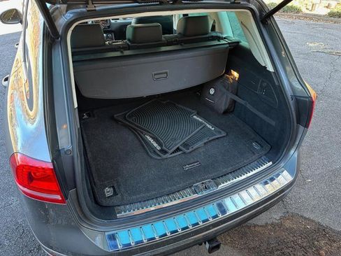 Used 2015 Volkswagen Touareg VR6 AWD/4WD image 12