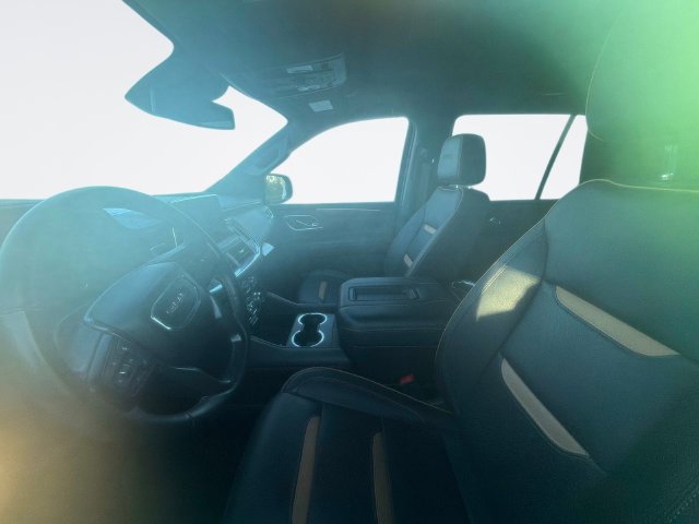 Used 2023 GMC Yukon AT4 w/ AT4 Premium Plus Package AWD/4WD image 9