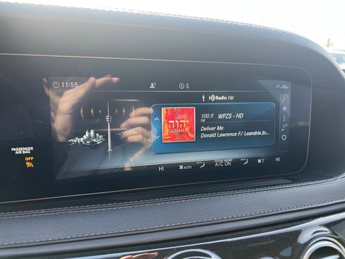 Certified 2019 Mercedes-Benz S 560 4MATIC Sedan image 23