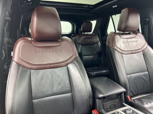 Used 2023 Ford Explorer Platinum w/ Technology Package AWD/4WD image 29