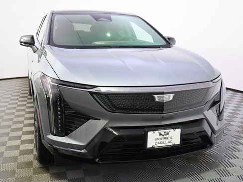 New 2026 Cadillac Optiq Sport 2 w/ LPO, Floor Liner Package AWD/4WD image 9