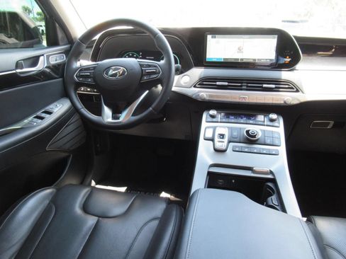 Used 2022 Hyundai Palisade Limited FWD image 12