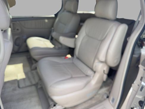 Used 2006 Toyota Sienna XLE w/ XLE Pkg 5 FWD image 16