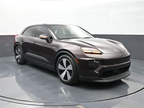 Used 2024 Porsche Macan 4 Electric image 24