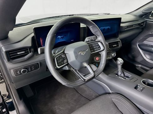 Used 2025 Ford Mustang Coupe image 9