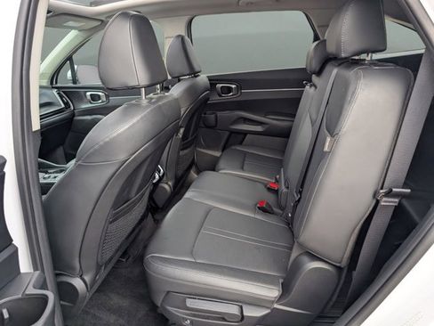 Used 2024 Kia Sorento S w/ Panoramic Sunroof Package image 15