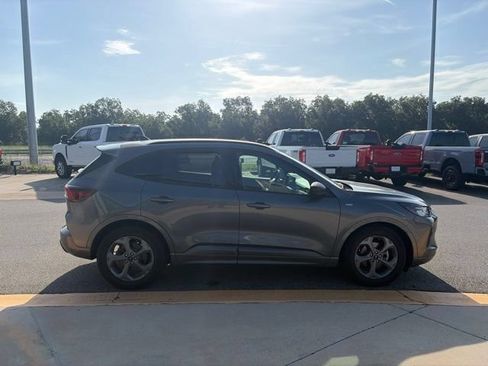 Used 2023 Ford Escape ST-Line w/ Tech Pack #1 FWD image 6