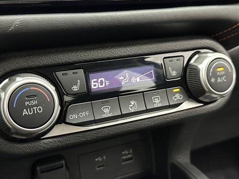 Used 2025 Nissan Versa SR w/ Trunk Package image 16